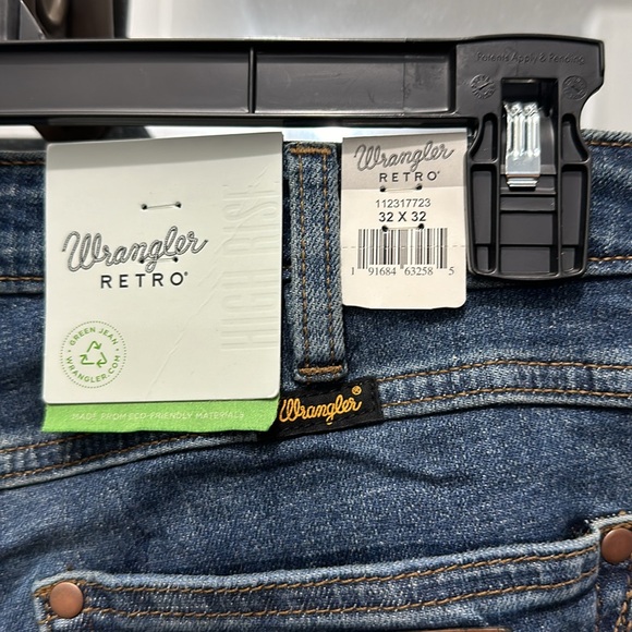 Wrangler Retro High Rise Flare Trumpet Jean NWT 32x32 - Picture 3 of 6